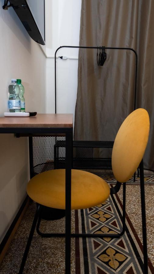 Caracciolo18 - Gb Apartment Napoli Bagian luar foto