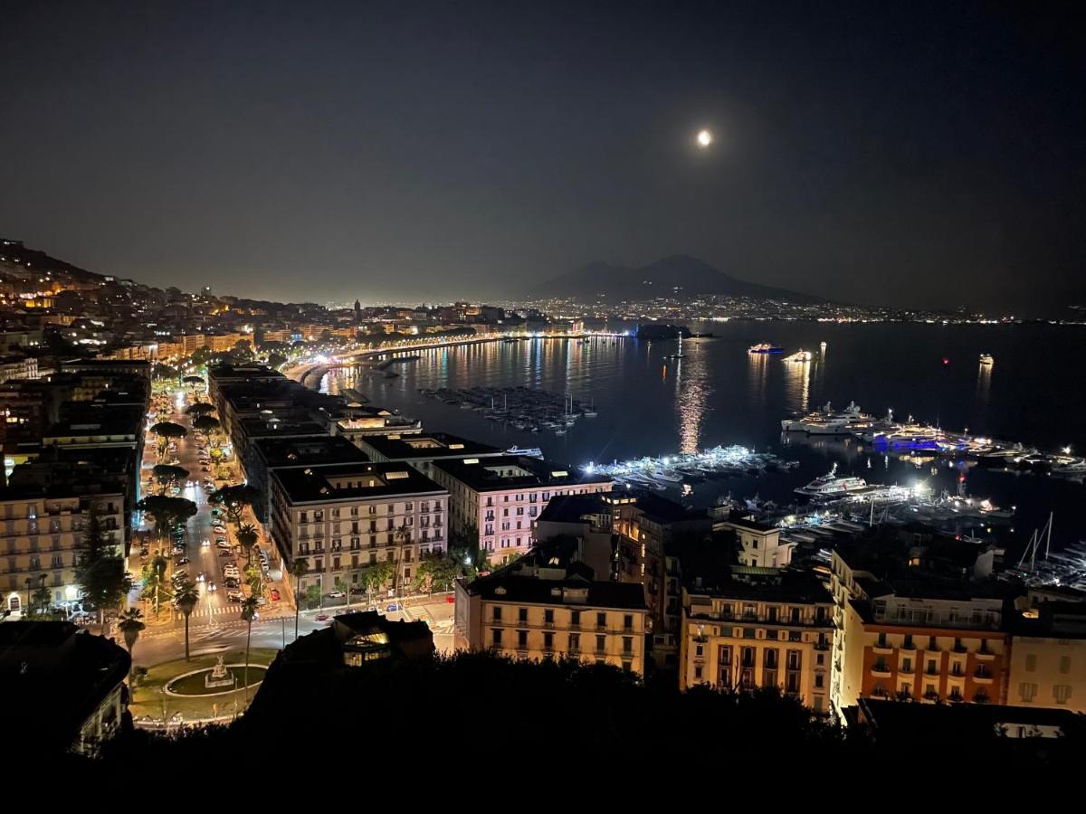Caracciolo18 - Gb Apartment Napoli Bagian luar foto