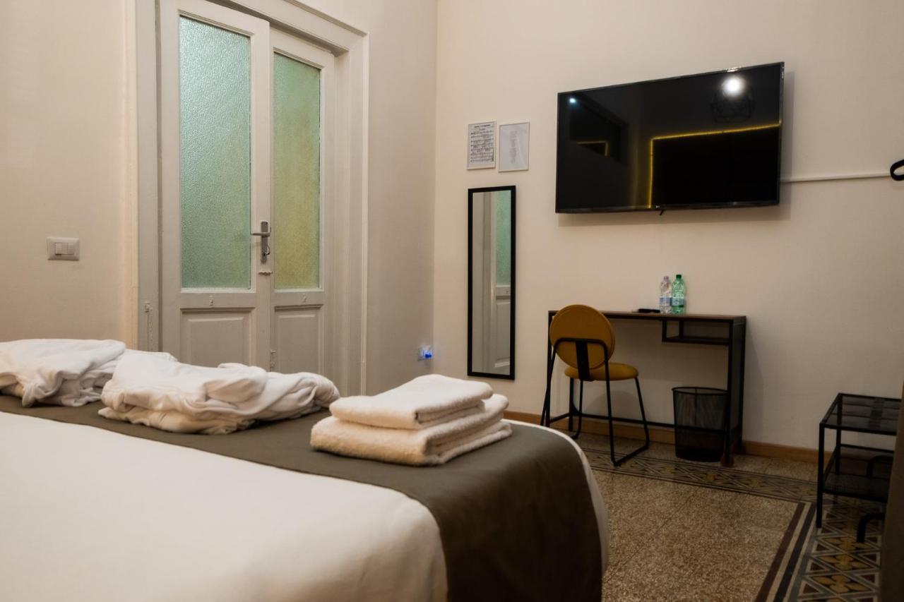 Caracciolo18 - Gb Apartment Napoli Bagian luar foto