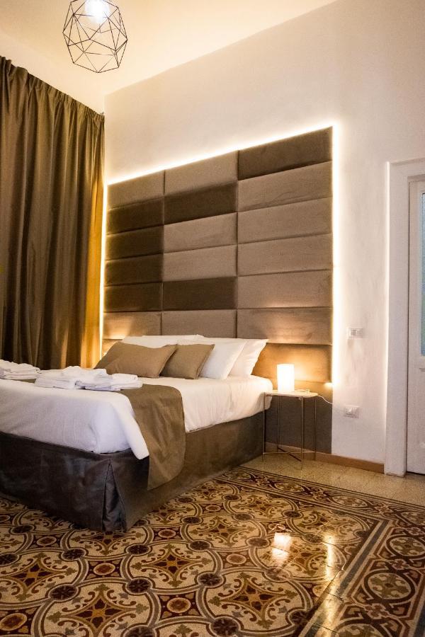Caracciolo18 - Gb Apartment Napoli Bagian luar foto