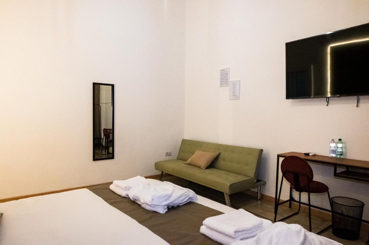 Caracciolo18 - Gb Apartment Napoli Bagian luar foto