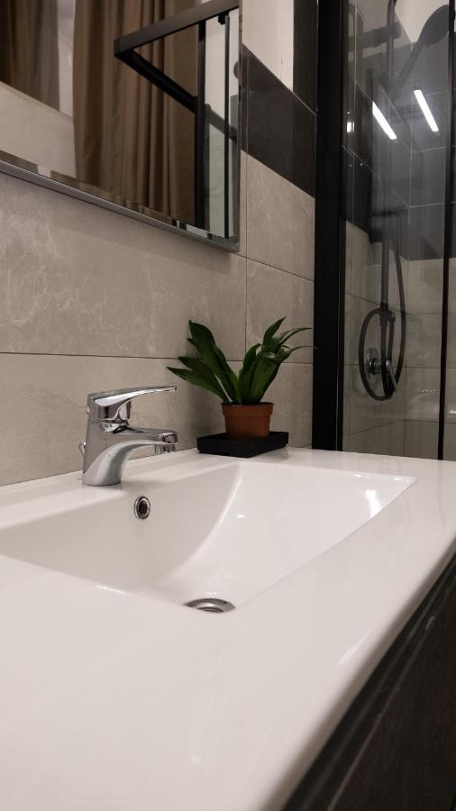 Caracciolo18 - Gb Apartment Napoli Bagian luar foto