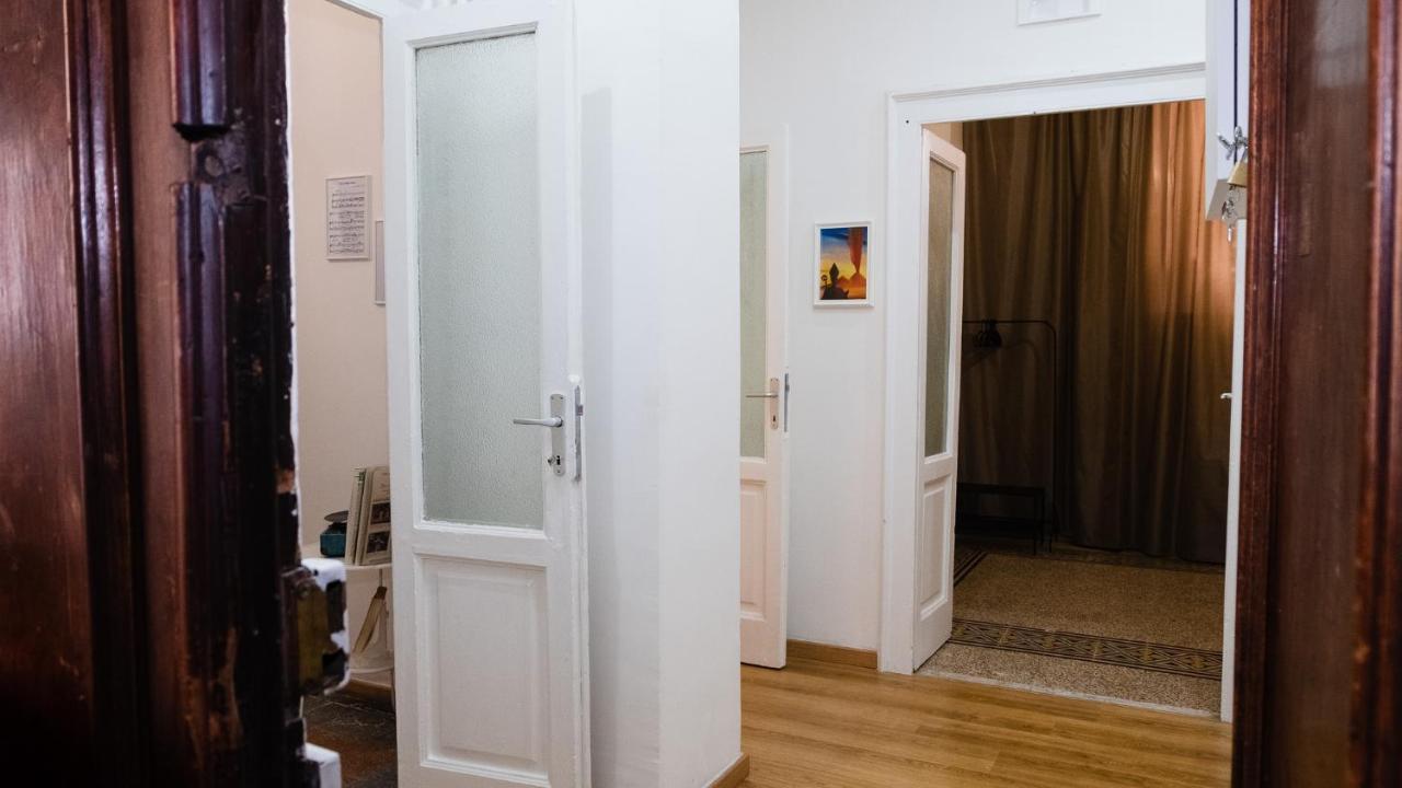 Caracciolo18 - Gb Apartment Napoli Bagian luar foto