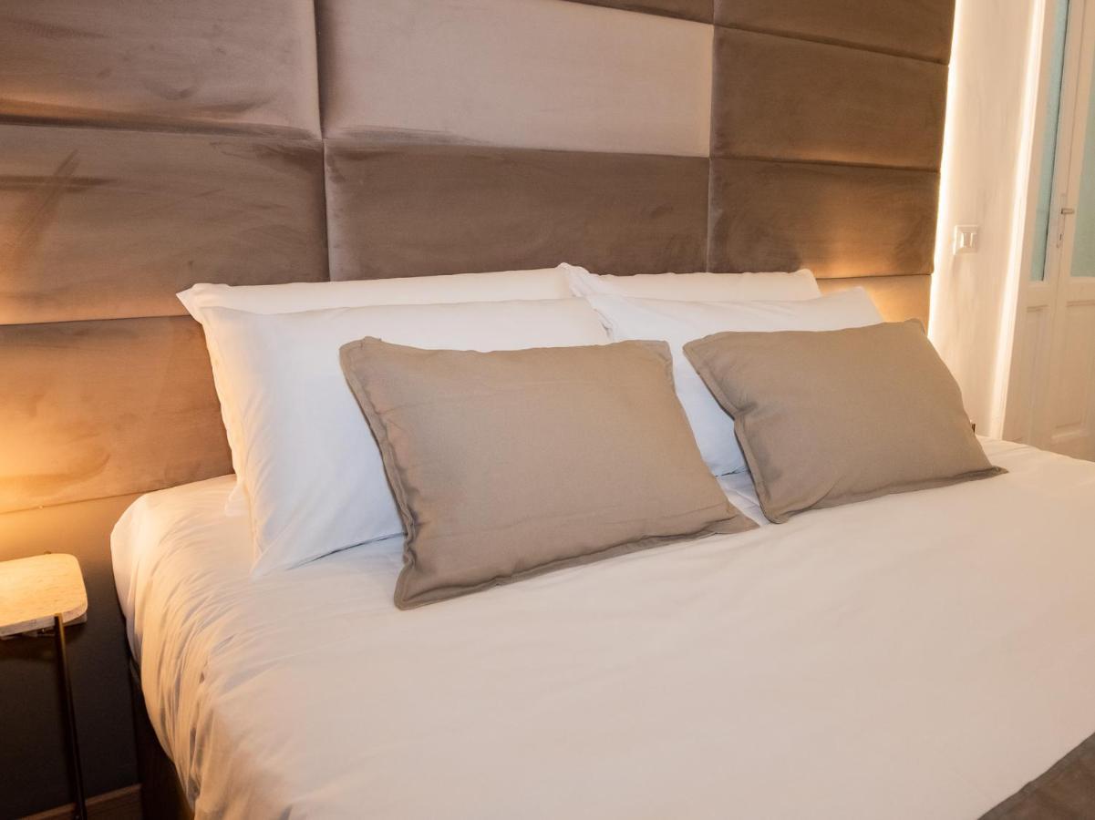 Caracciolo18 - Gb Apartment Napoli Bagian luar foto