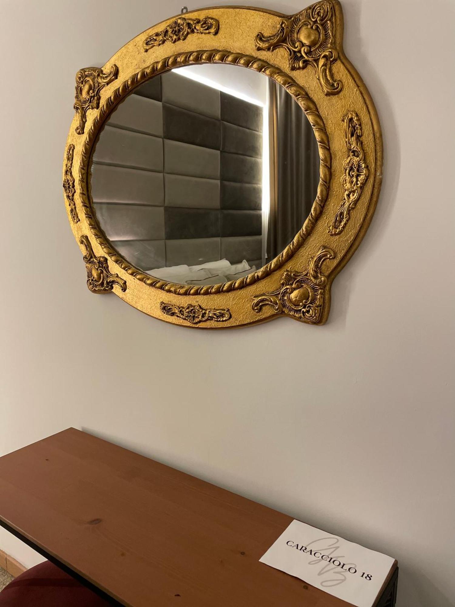 Caracciolo18 - Gb Apartment Napoli Bagian luar foto